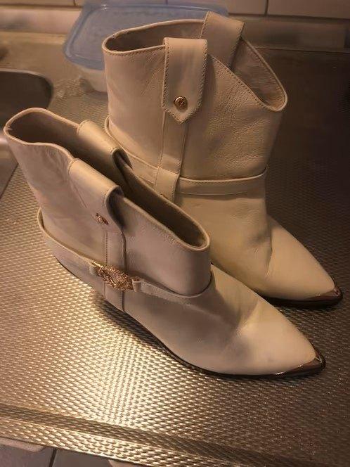 Witte Josh V Enkellaarsjes Maat 39, Kleding | Dames, Schoenen, Wit, Lage of Enkellaarzen, Ophalen of Verzenden, Zo goed als nieuw