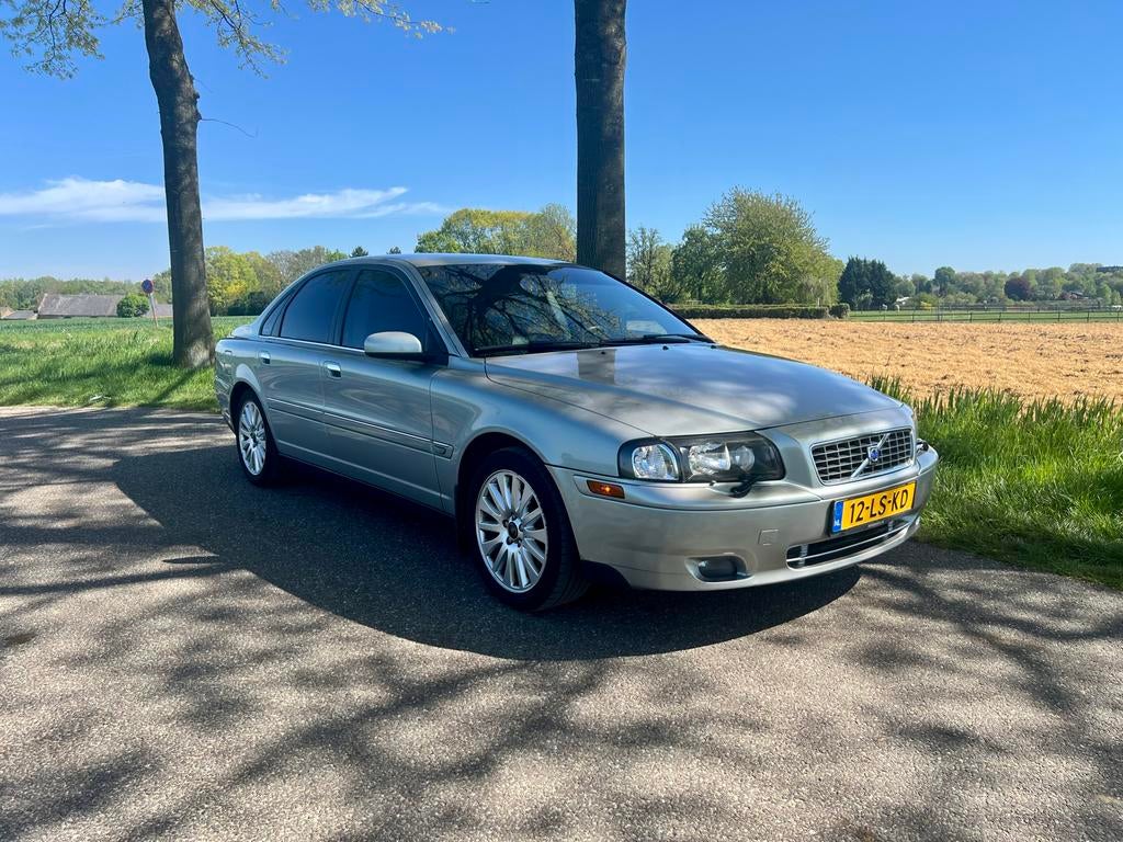 Volvo S80 2.5 T AUT 2003, Auto's, 1800 kg, Zwart, 2521 cc, 1558 kg