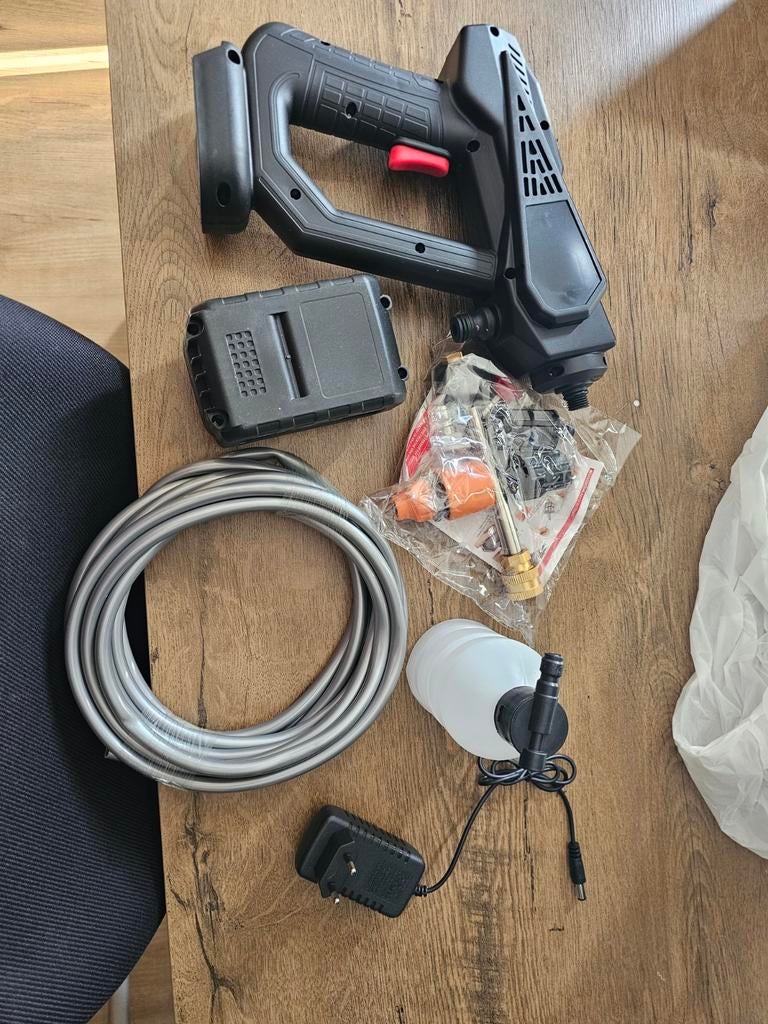 Drukspuit met accu - Draagbare hogedrukreiniger, Ophalen of Verzenden, Zo goed als nieuw, Accu, Onbekend