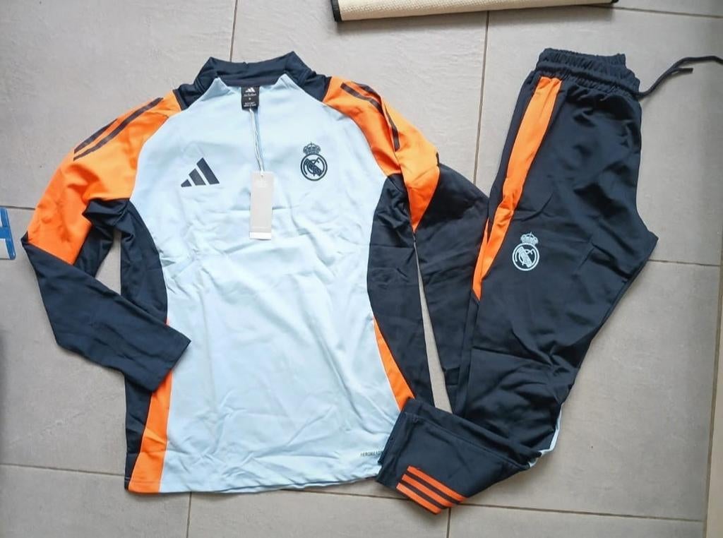 Real Madrid kids tracksuit 116, Ophalen of Verzenden, Jongen of Meisje