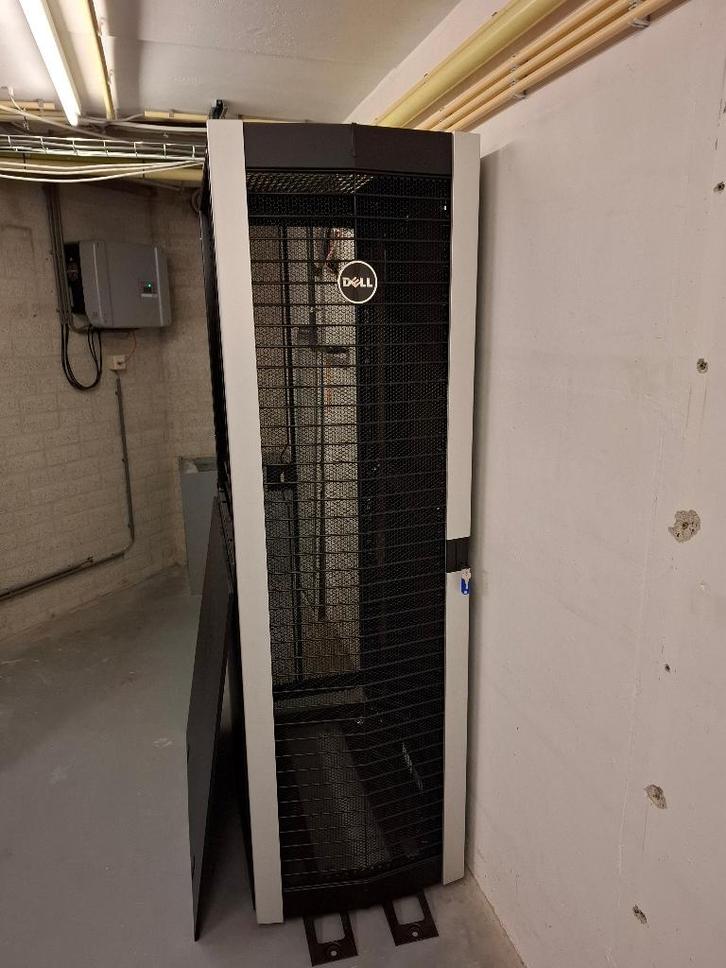 Patch-kast (Dell), Computers en Software, Overige Computers en Software, Zo goed als nieuw, Ophalen