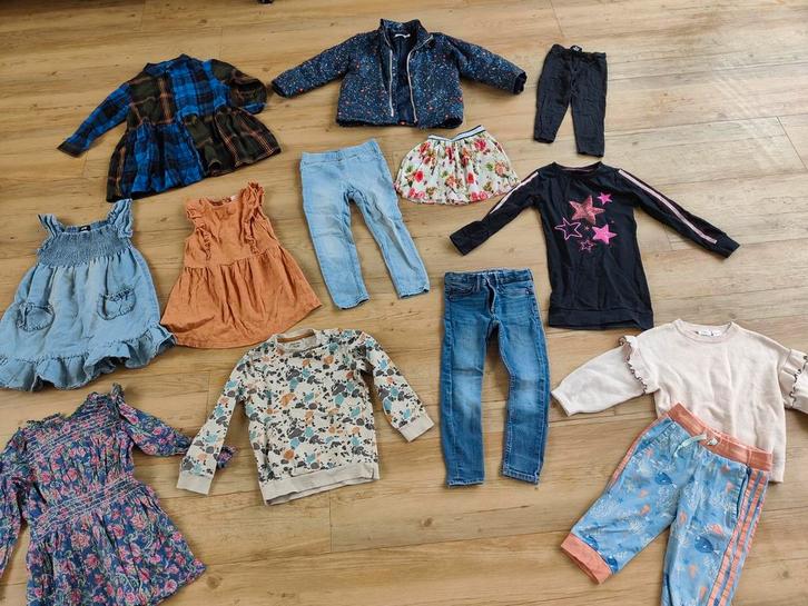 13 dlg kledingpakket meisje mt 104 jurkjes jas winter zomer, Kinderen en Baby's, Kinderkleding | Maat 104, Gebruikt, Meisje, Ophalen of Verzenden