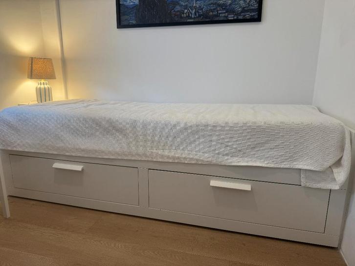 IKEA BRIMNES Bedbank, Huis en Inrichting, Slaapkamer | Bedden, Zo goed als nieuw, Tweepersoons, 80 cm, 200 cm, Hout, Wit, Verstelbaar