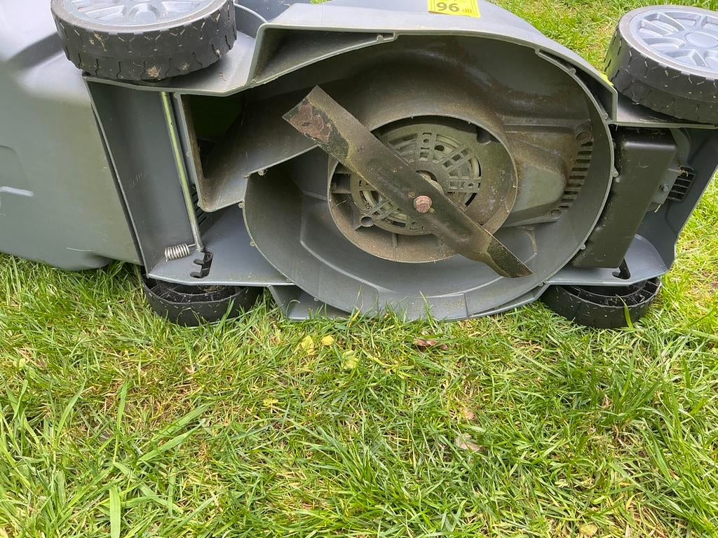 Parkside grasmaaier, 2 jaar oud, Tuin en Terras, Grasmaaiers, Ophalen, Cirkelmaaier, Elektrische grasmaaier, Zo goed als nieuw