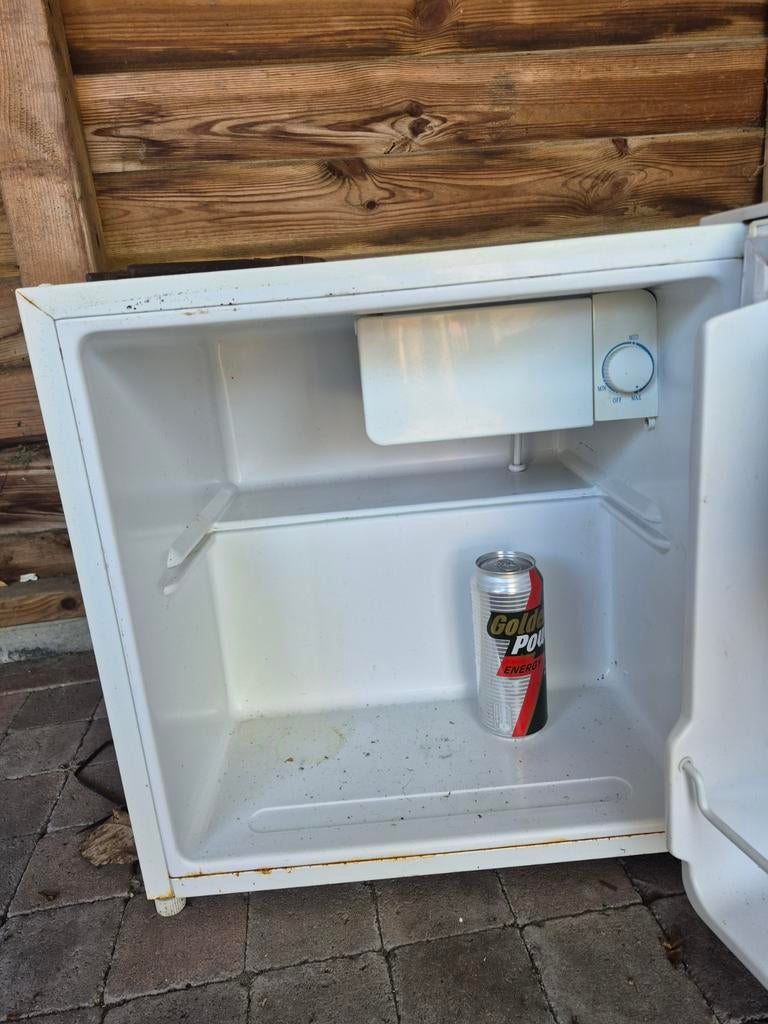 Compacte Vrijbuiter outdoor koelkast met vriesvak, Gebruikt, Ophalen of Verzenden, Minder dan 75 liter, Met vriesvak