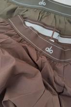 Alo Yoga Shorts - Bruin en Groen, Maat 38/40 (M), Bruin, Ophalen of Verzenden, Zo goed als nieuw