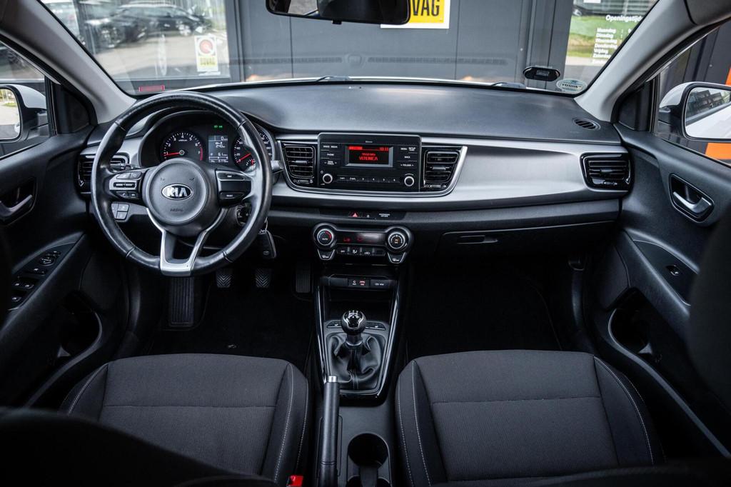 Kia Rio 1.2 CVVT ComfortLine*AIRCO*BLUETOOTH*STOELVERWARMING, 1027 kg, Gebruikt, 4 cilinders, Wit