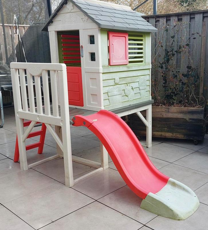 Smoby speelhuisje met glijbaan, Kinderen en Baby's, Speelgoed | Buiten | Speelhuisjes, Gebruikt, Kunststof, Ophalen