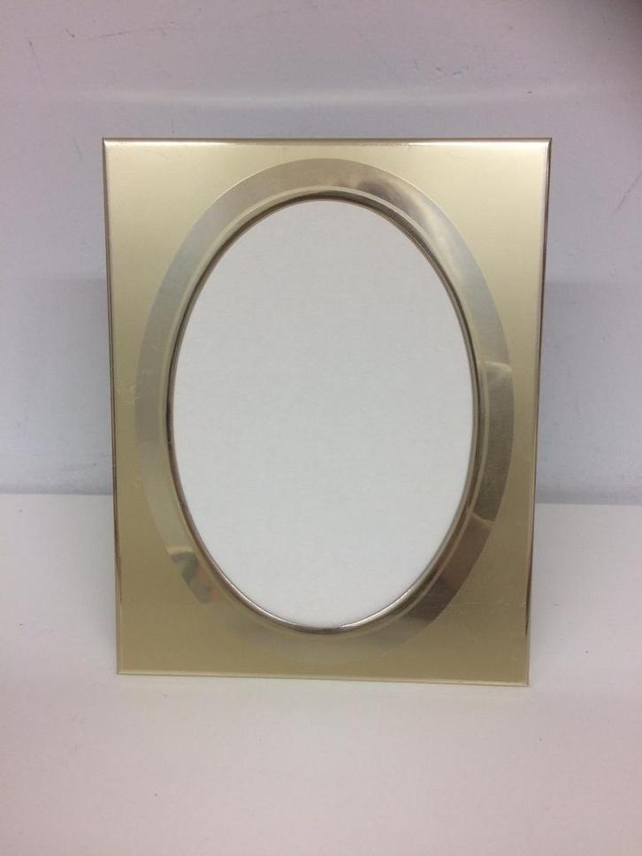 fotolijst met ovaal - goudkleurig metaal voor foto 18x13, Audio, Tv en Foto, Fotografie | Fotolijsten, Gebruikt, Ophalen of Verzenden