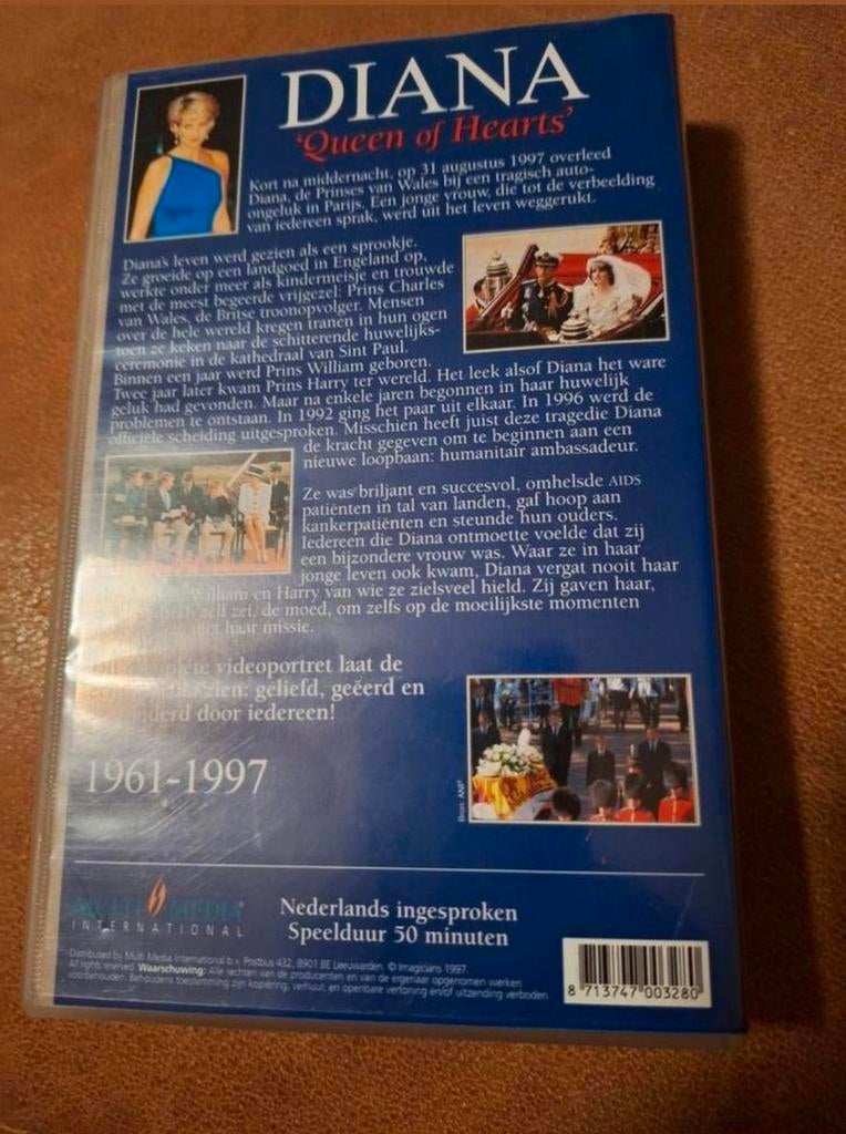 VHS: Diana, 'Queen of Hearts' (1997) - Documentaire, Alle leeftijden, Ophalen of Verzenden, Gebruikt, Documentaire