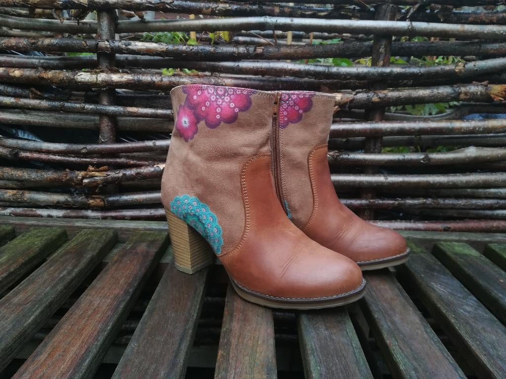 Desigual Laarzen Leer Bruin maat 37, Bruin, Lage of Enkellaarzen, Ophalen of Verzenden, Zo goed als nieuw