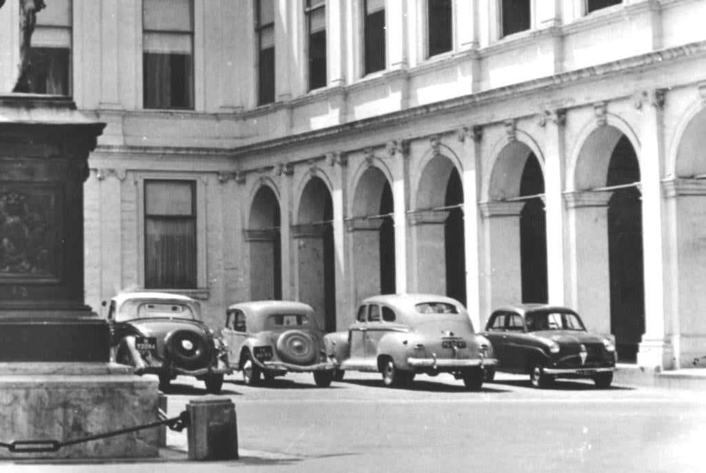 967254 Den Haag Paleis Noordeinde auto 1960 Gelopen mt zegel, Ophalen of Verzenden, 1960 tot 1980, Gelopen, Zuid-Holland