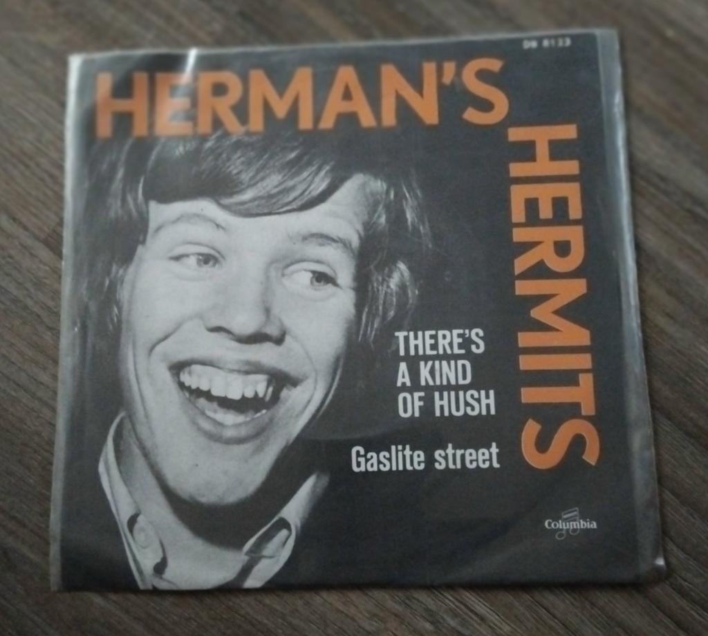 Herman's Hermits - There's A Kind Of Hush, Cd's en Dvd's, Vinyl Singles, Ophalen of Verzenden, Zo goed als nieuw, Pop
