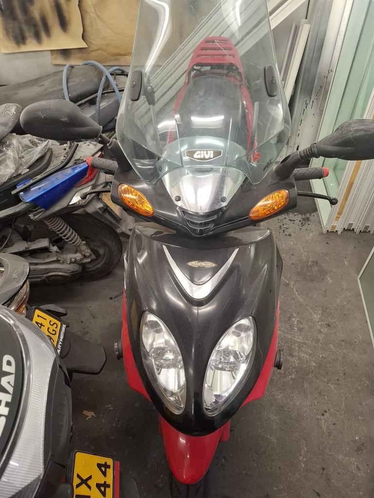 Boatian 125cc motorscooter, Fietsen en Brommers, Scooters | SYM, Ophalen of Verzenden, Zo goed als nieuw, Benzine, Overige modellen