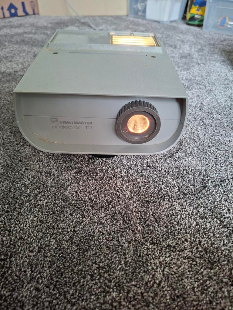 View-Master Projector 111, Ophalen