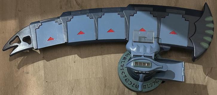 Vintage Yu-Gi-Oh! Orichalcos Chaos Duel Disk made by MATTEL, Hobby en Vrije tijd, Verzamelkaartspellen | Yu-gi-Oh!, Zo goed als nieuw