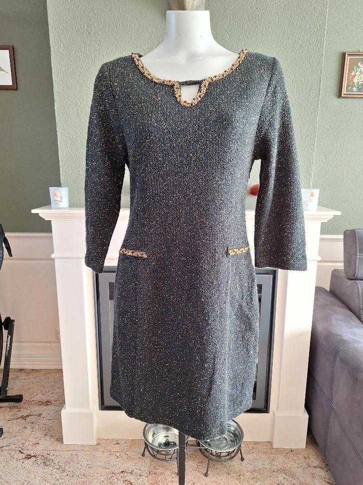 K-Design K design warm gevoerd tweet zwart goud jurk L, Kleding | Dames, Jurken, Zo goed als nieuw, Maat 42/44 (L), Zwart, Knielengte