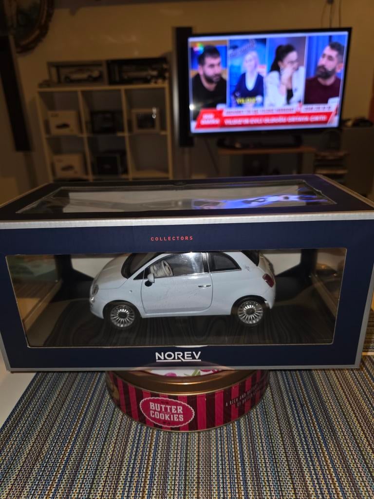 FIAT 500, Hobby en Vrije tijd, Modelauto's | 1:18, Ophalen of Verzenden