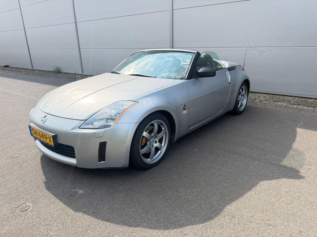 Nissan 350Z Roadster 3.5 V6 | Nieuw apk | Xenon | 280pk, Auto's, Nissan, 350Z, Achterwielaandrijving, Zwart, Cabriolet