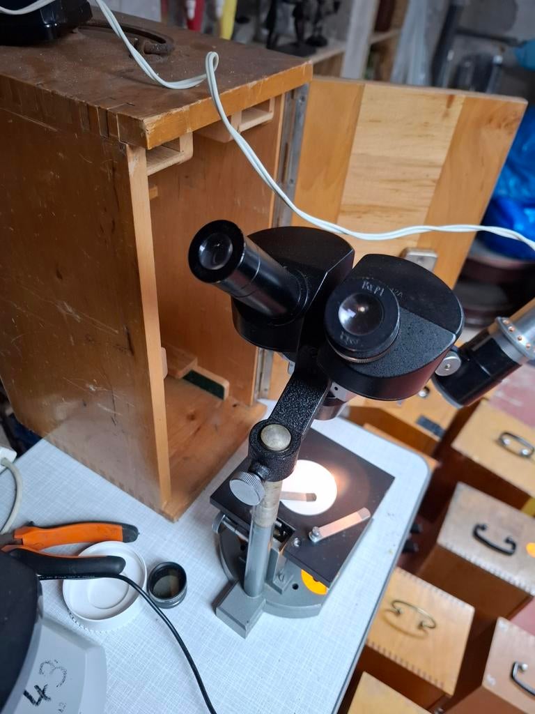 Vintage stereo microscopen, Audio, Tv en Foto, Optische apparatuur | Microscopen, Onderdelen of Toebehoren, Minder dan 400x, Ophalen of Verzenden