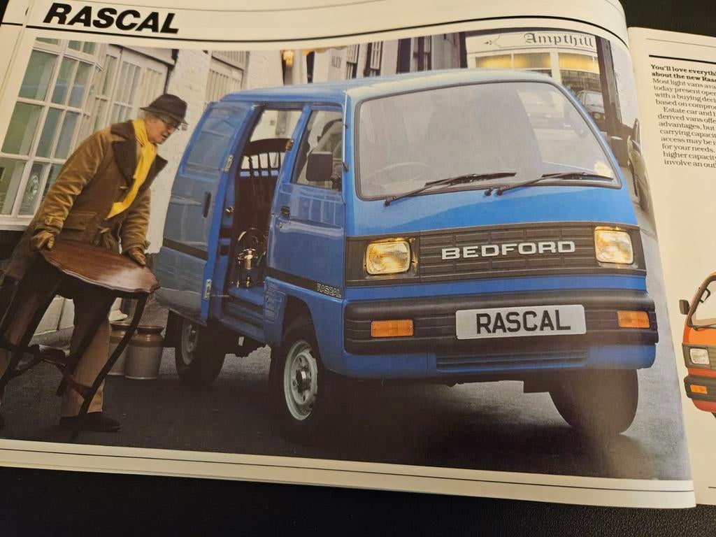 Brochure Bedford Light Commercial Range 1986, Ophalen of Verzenden, Zo goed als nieuw, Overige merken