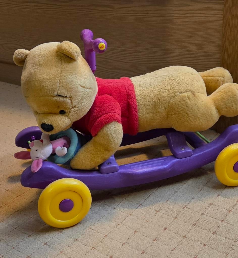 Winnie de Poeh loopwagen / hobbelpaard met Knorretje, Ophalen, Gebruikt