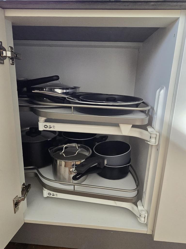 Moderne Hoekkeuken met Inbouwapparatuur, Huis en Inrichting, Keuken | Complete keukens, Gebruikt, Hoekkeuken, Wit, Composiet, Ophalen