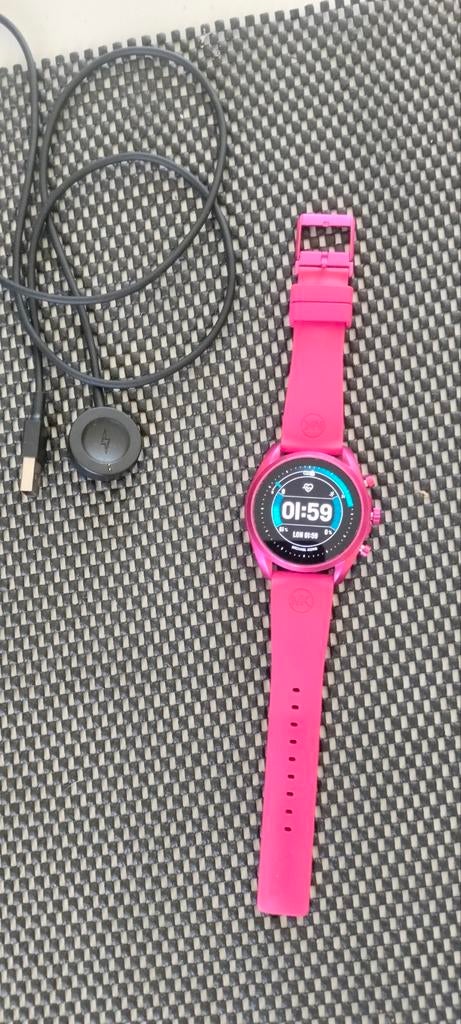 Michael Kors Bradshaw 24808 Dames Smartwatch Roze, Sieraden, Tassen en Uiterlijk, Smartwatches, Gebruikt, Michael Kors, Stappen