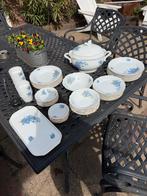 Kahla Duits servies met bloemetjes en gouden randje, Ophalen