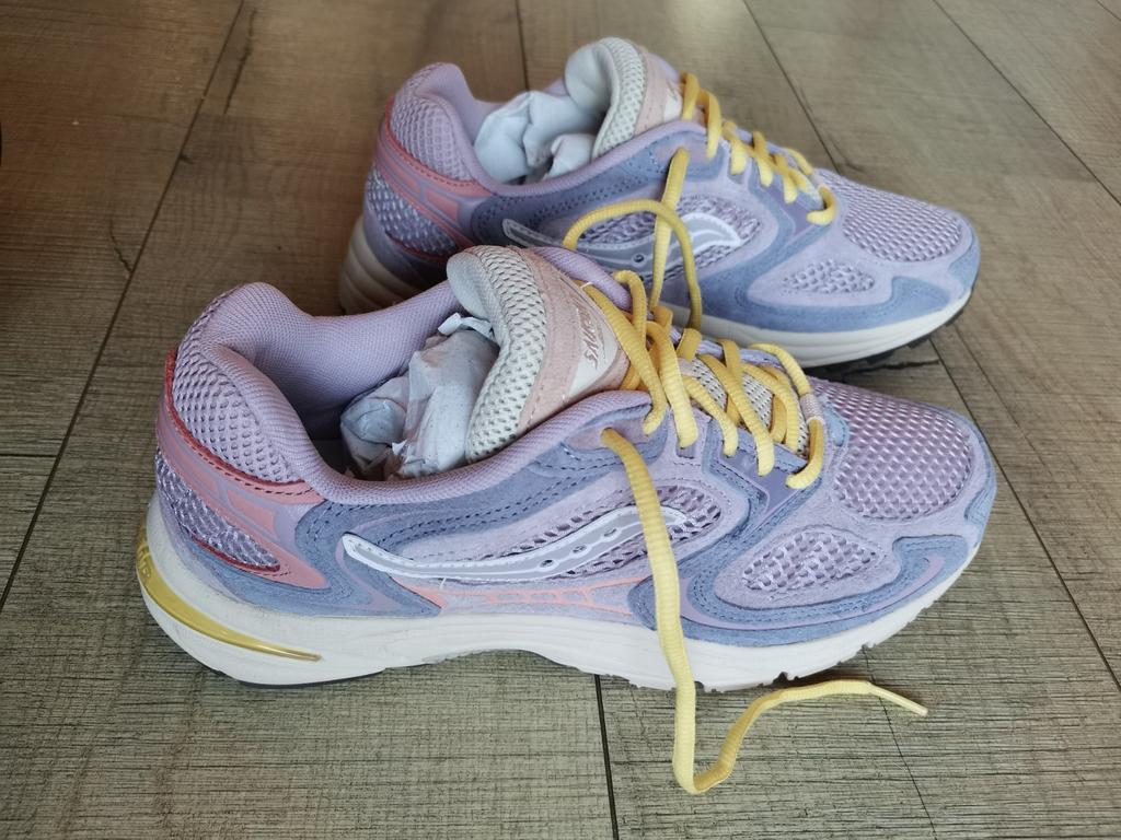 Nieuwe Saucony Dames Sneakers Maat 42, Overige kleuren, Nieuw, Ophalen of Verzenden, Sneakers of Gympen