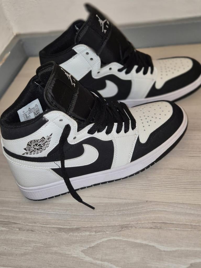 Jordan 1 Mid Panda - Maat 40, Kleding | Heren, Schoenen, Zwart, Ophalen of Verzenden, Jordan, Sneakers of Gympen