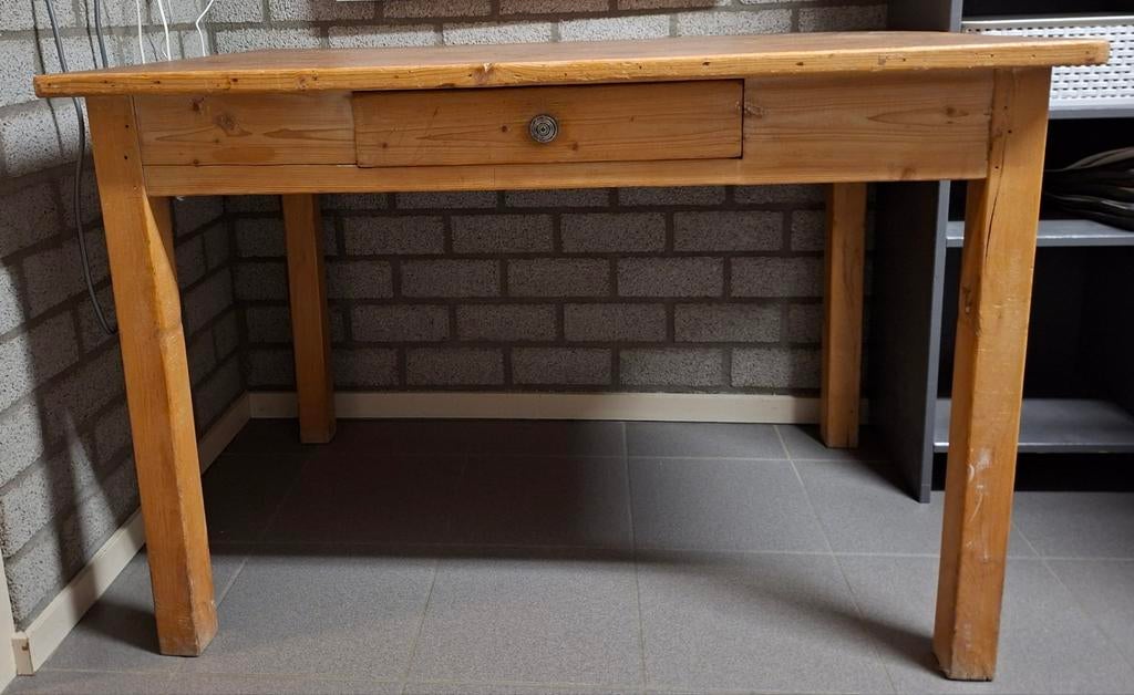 Vintage tafel met kurken blad., Ophalen