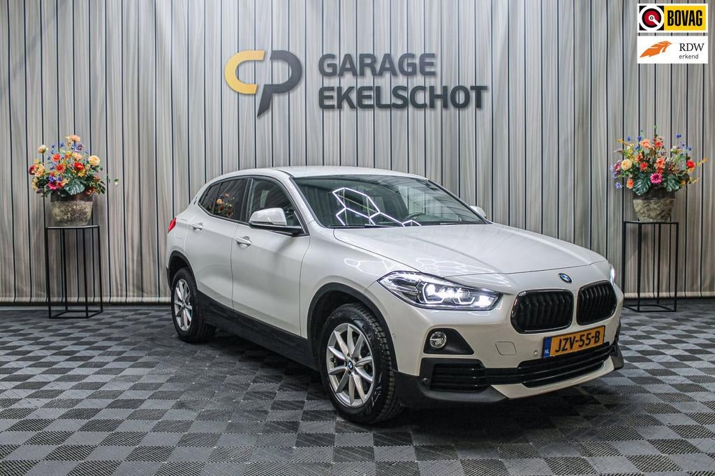 BMW X2 SDrive18i High Executive|Leer|Camera|Stoelverw|Cruise, Auto's, Gebruikt, Leder, Bedrijf, 3 cilinders