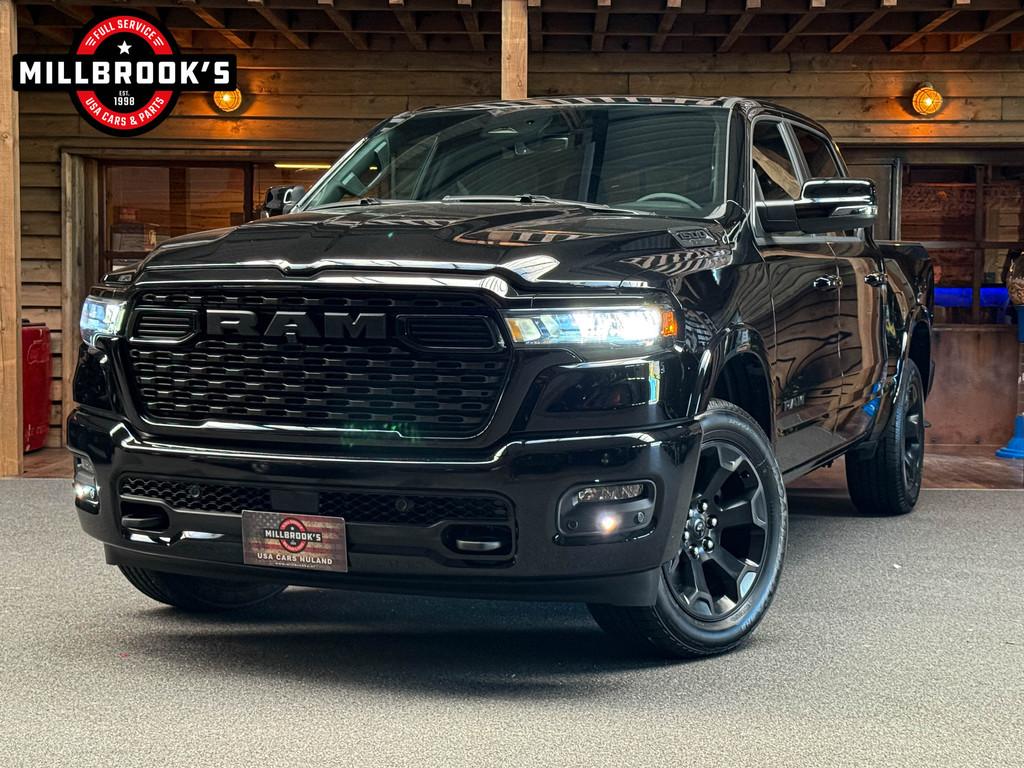 Dodge Ram 1500 Big Horn BPM VRIJ, 2025 Model! Adaptieve crui, Automaat, Parkeercamera, Zwart, 4 stoelen