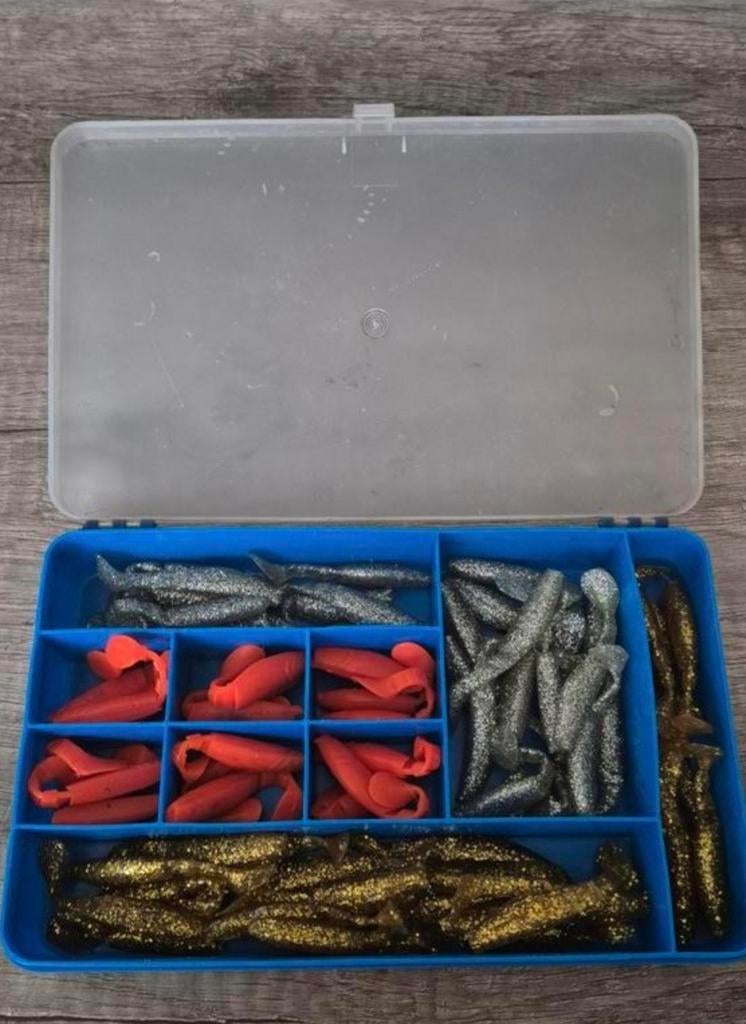 Tacklebox met ruim 60 shads voor baars roofblei snoekbaars, Ophalen of Verzenden, Zo goed als nieuw, Overige typen