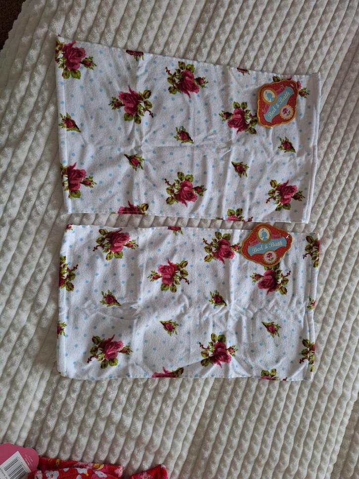 Mooie set van PIP studio 2 gastendoekjes Bed & Bath Studio, Huis en Inrichting, Badkamer | Badtextiel en Accessoires, Nieuw, Gastendoekje