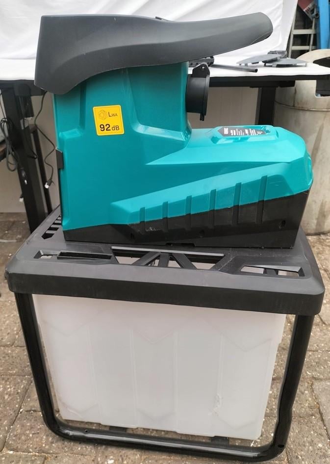 Vonroc Stille Hakselaar/ shredder 2800W, Tuin en Terras, Hakselaars, Nieuw, Elektrisch, Met opvangbak, Ophalen