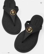 Versace Slippers met Medusa Hoofd - Zwart, Kleding | Dames, Slippers, Zwart, Nieuw, Ophalen of Verzenden