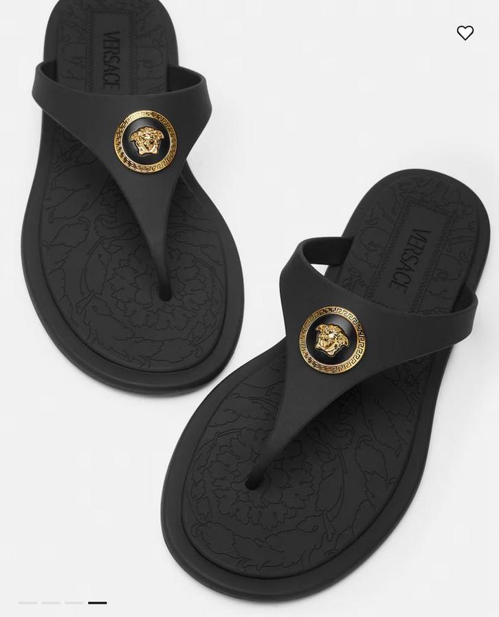Versace Slippers met Medusa Hoofd - Zwart, Kleding | Dames, Schoenen, Nieuw, Slippers, Zwart, Ophalen of Verzenden