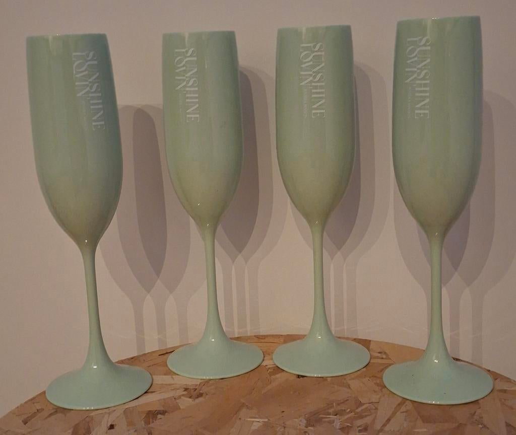 4 Rivièra Maison kunststof champagne glazen, Ophalen of Verzenden, Glas, Overige stijlen, Glas of Glazen
