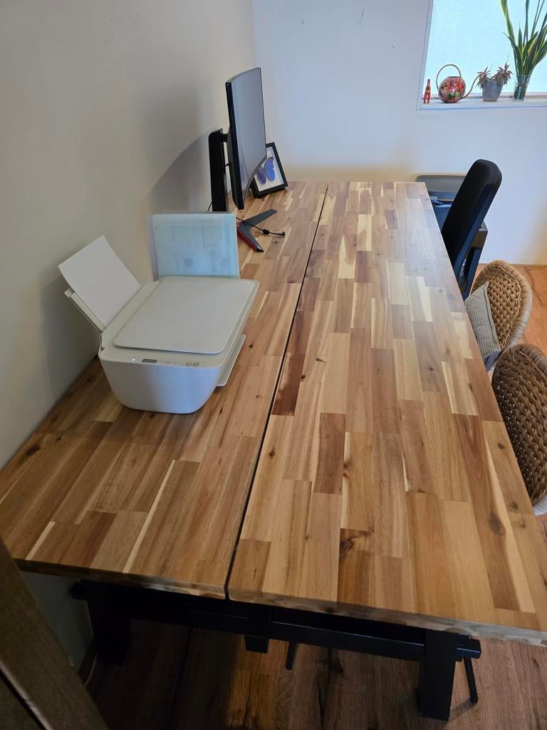 Ikea Skogsta eettafel, 235x100 cm, Ophalen, 200 cm of meer, 50 tot 100 cm, Zo goed als nieuw