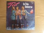 TRIX     IN THI S UNIVERSE / CLOSE TO YOU, 7 inch, Single, Ophalen of Verzenden, Zo goed als nieuw