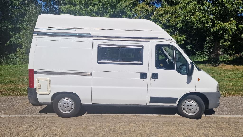 Nette Fiat Ducato 2.8 Swift Mondial, 5.10m, 2002, 216.000km, Caravans en Kamperen, Ringverwarming, Fiat, Tot en met 2, Treinzit