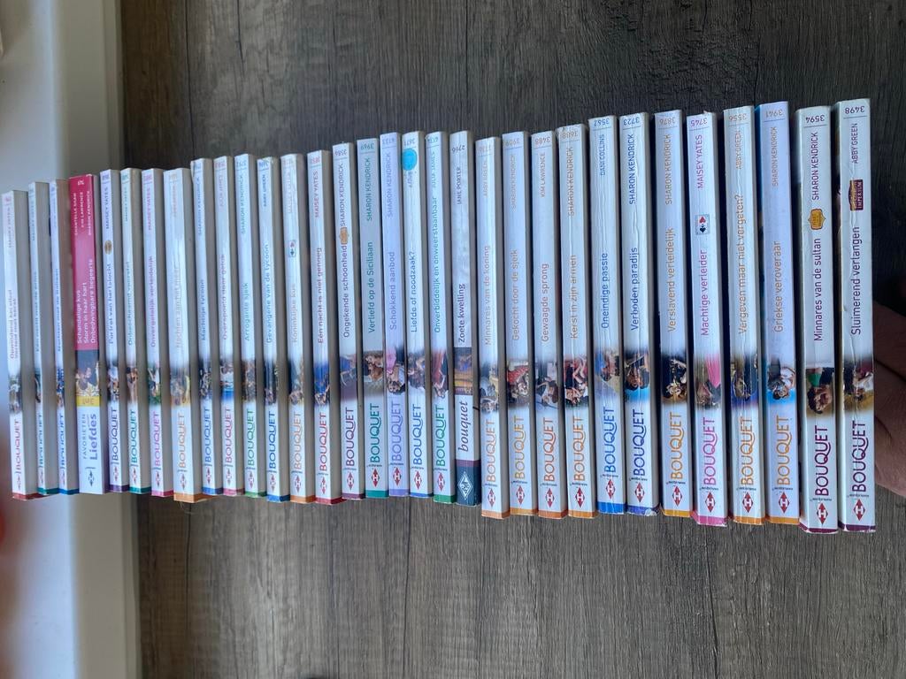 32 Harlequin Bouquet boekjes - Romantische verhalen, Ophalen of Verzenden, Gelezen, Nederland
