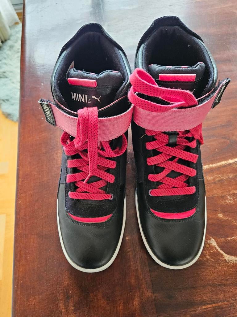 Sneakers Mini by Puma maat 39, Sport en Fitness, Basketbal, Ophalen, Nieuw, Schoenen