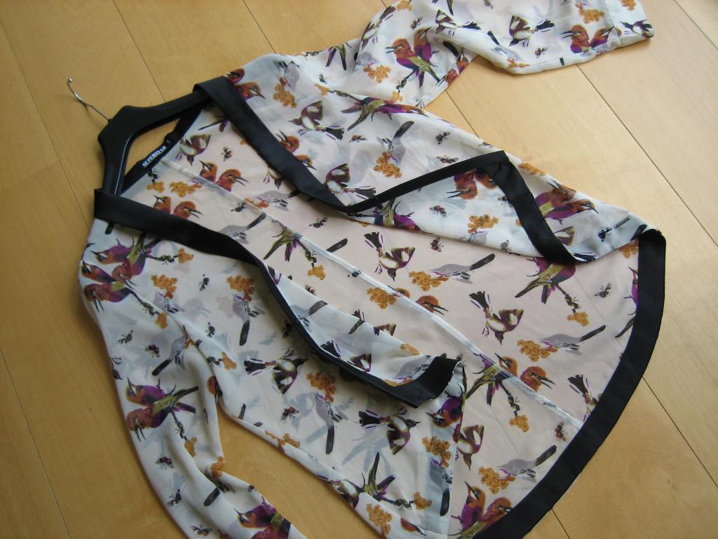 Prachtige vogeltjesprint blouse of hes SUPERSTAR M snazzeys, Maat 38/40 (M), Verzenden, Beige, Nieuw