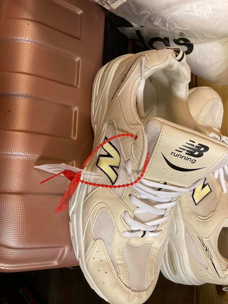 New Balance maat 43 Gloednieuwe, Sport en Fitness, Basketbal, Ophalen of Verzenden, Nieuw, Schoenen