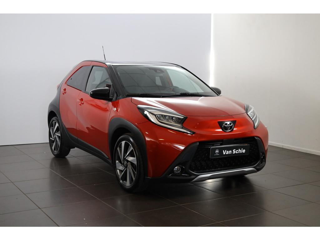 Toyota Aygo X VVT-i MT Envy JBL | Carplay | Lichtmetaal | Tw, 21 km/l, Gebruikt, 31 €/maand, 4 stoelen