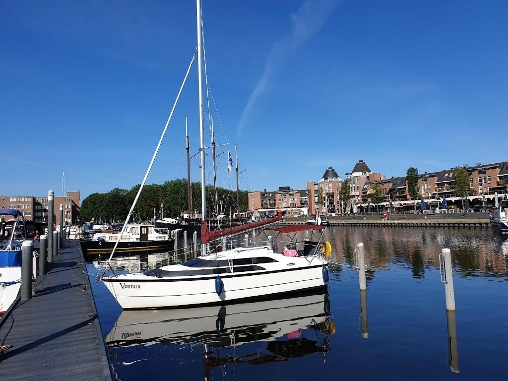 Zeiljacht 8 m, 4 slppl., MacGregor 26m, trailer op kenteken, Watersport en Boten, Ophalen of Verzenden, Zo goed als nieuw, Tourjacht of Cruiser