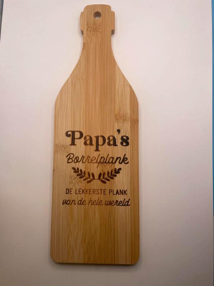 Leuke houten borrelplank - Papa's Borrelplank, Huis en Inrichting, Keuken | Keukenbenodigdheden, Nieuw, Ophalen of Verzenden